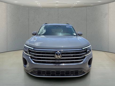 Used 2025 Volkswagen Atlas SE AWD/4WD image 8