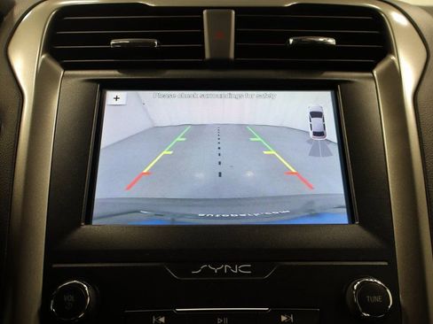Used 2019 Ford Fusion SE FWD image 22