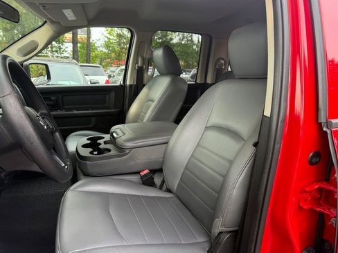 Used 2017 RAM 1500 Express RWD image 11