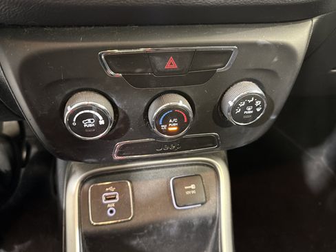 Used 2018 Jeep Compass Sport image 19