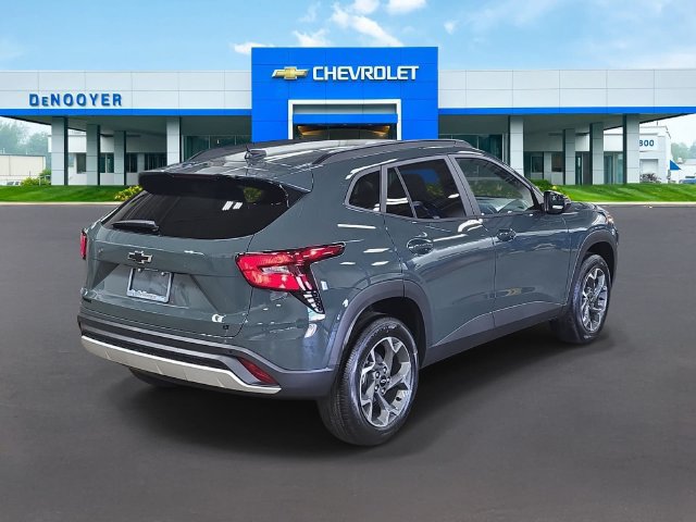 New 2026 Chevrolet Trax LT w/ Driver Confidence Package FWD image 8