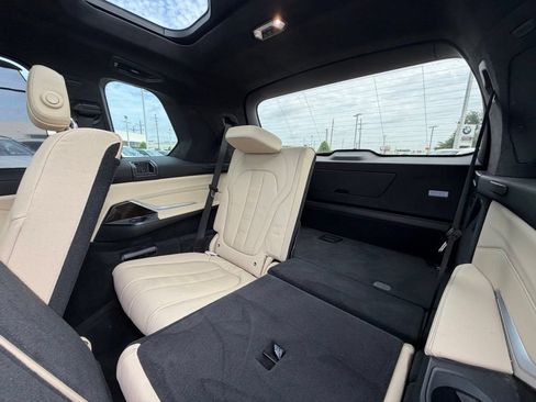 Used 2021 BMW X7 xDrive40i w/ Premium Package AWD/4WD image 22