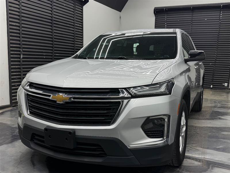 Used 2022 Chevrolet Traverse LS FWD image 1