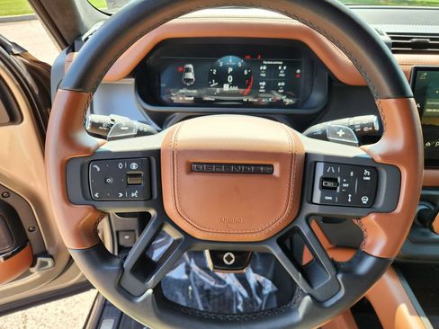 Used 2025 Land Rover Defender 110 AWD/4WD image 21