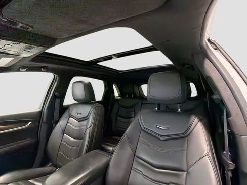 Used 2018 Cadillac XT5 Platinum w/ Driver Assist Package image 20