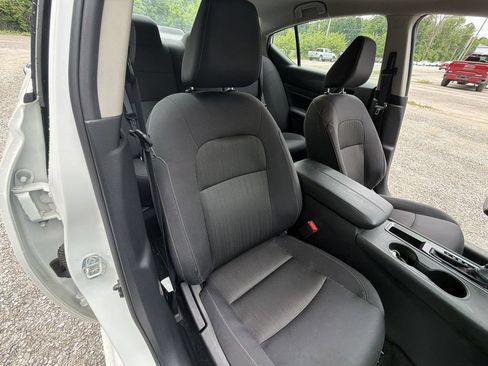 Used 2025 Nissan Altima 2.5 SV FWD image 26