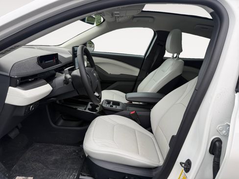 New 2025 Ford Mustang Mach-E Premium image 10