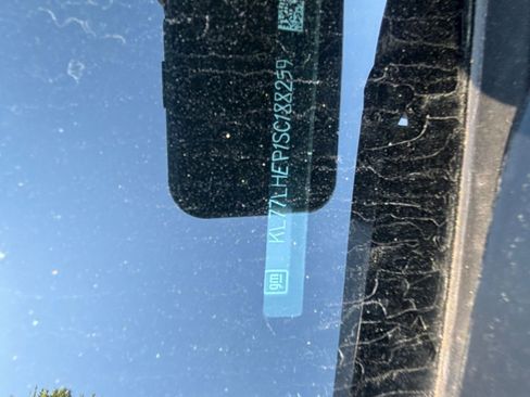 Used 2025 Chevrolet Trax LT image 9