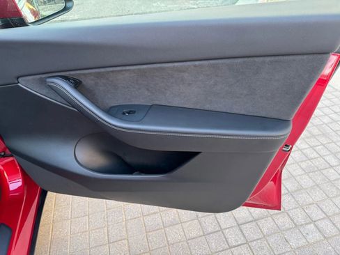 Used 2023 Tesla Model Y 2WD image 39