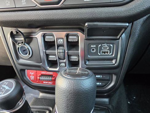 New 2026 Jeep Gladiator Sport image 15