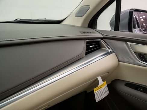 New 2026 Cadillac XT5 Premium Luxury w/ LPO, Floor Liner Package AWD/4WD image 28