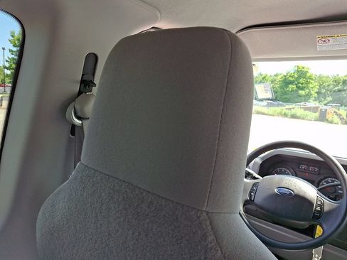 Used 2011 Ford E-350 and Econoline 350 XLT RWD image 14