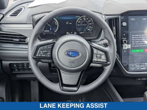 Used 2025 Subaru Forester Premium AWD/4WD image 16