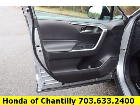 Used 2021 Toyota RAV4 XLE image 20