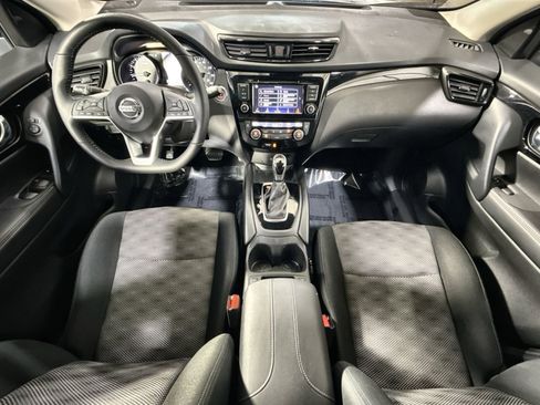 Used 2022 Nissan Rogue Sport SV image 32