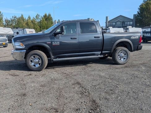 Used 2017 RAM 2500 Tradesman w/ Chrome Appearance Group AWD/4WD image 3