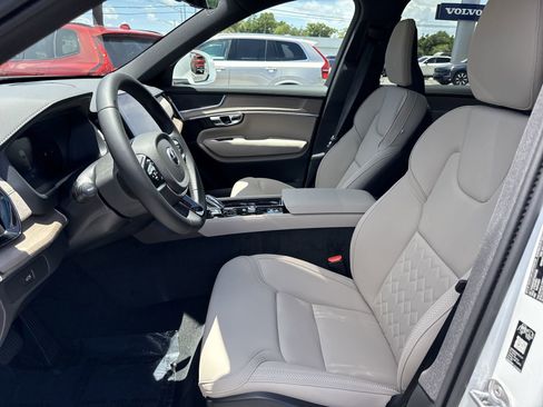 New 2026 Volvo XC90 B6 Core w/ Protection Package image 10