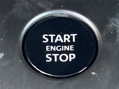 New 2025 Nissan Kicks SR image 23