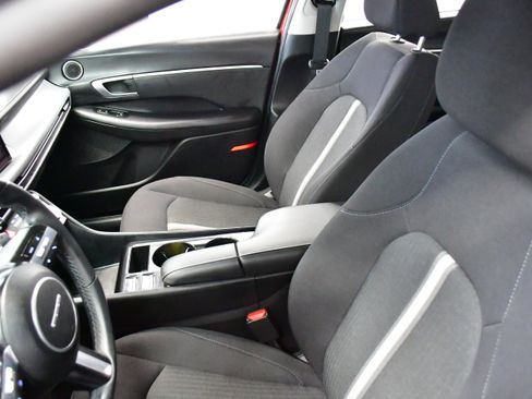 Used 2025 Hyundai Sonata SEL FWD image 9