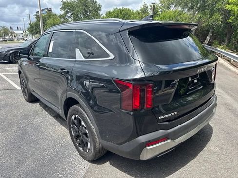 Used 2025 Kia Sorento S AWD/4WD image 6