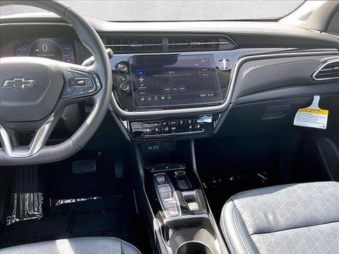 Used 2023 Chevrolet Bolt EUV LT w/ Convenience Package FWD image 8