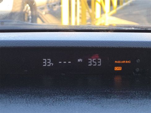Used 2012 Subaru Legacy 2.5i Premium w/ All-Weather Pkg image 28