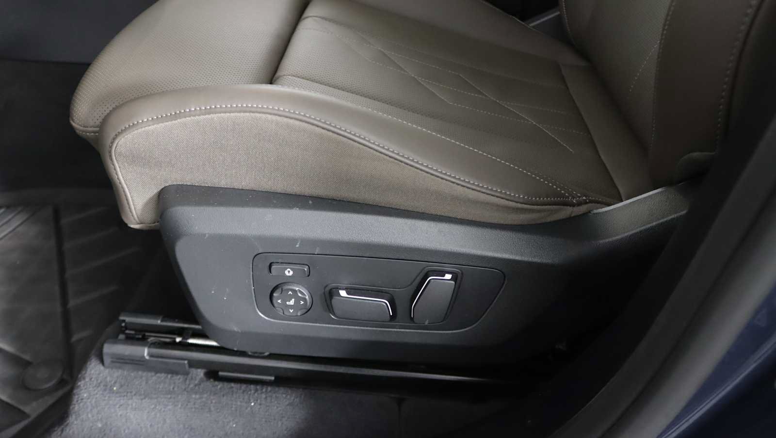 Used 2025 BMW X3 xDrive30i w/ Convenience Package AWD/4WD image 21