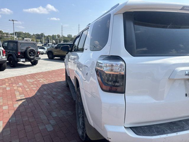 Used 2018 Toyota 4Runner SR5 Premium AWD/4WD image 8