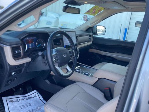 Used 2022 Ford Expedition Limited image 23