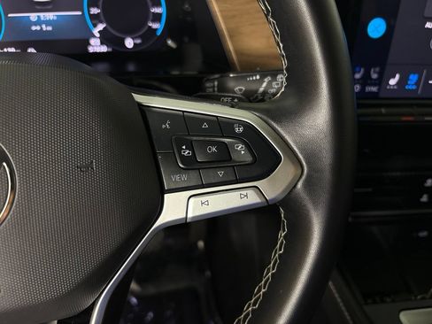 Used 2024 Volkswagen Atlas SE FWD image 21