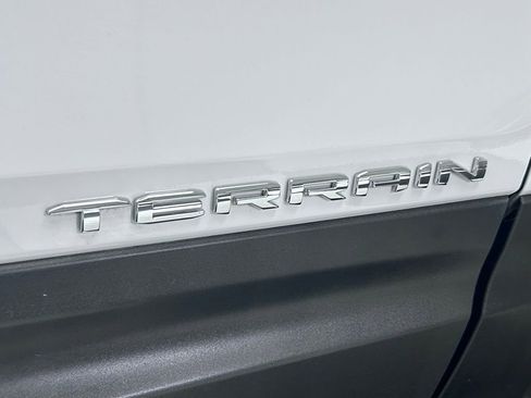 Used 2023 GMC Terrain SLT image 11