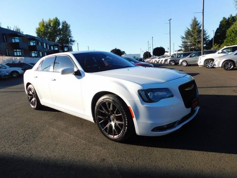 Used 2016 Chrysler 300 S RWD image 1