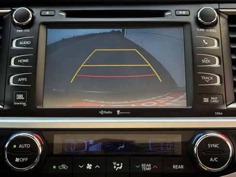 Used 2015 Toyota Highlander Limited Platinum AWD/4WD image 16