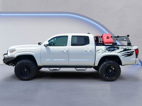 Used 2023 Toyota Tacoma SR AWD/4WD image 6