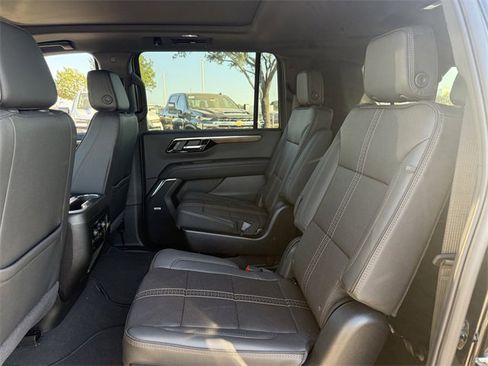 New 2026 Chevrolet Suburban High Country image 26