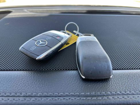 Used 2021 Mercedes-Benz GLS 580 4MATIC image 17