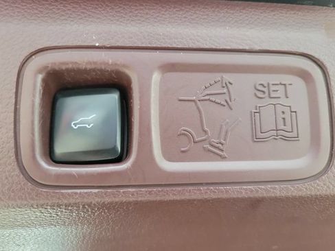 Used 2020 Lincoln Navigator Black Label w/ Cargo Convenience Package AWD/4WD image 8