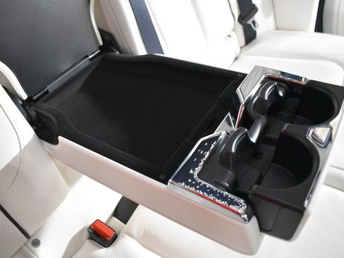Certified 2024 Rolls-Royce Cullinan AWD/4WD image 30