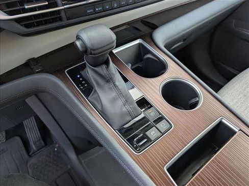 Certified 2023 Toyota Sienna LE image 12