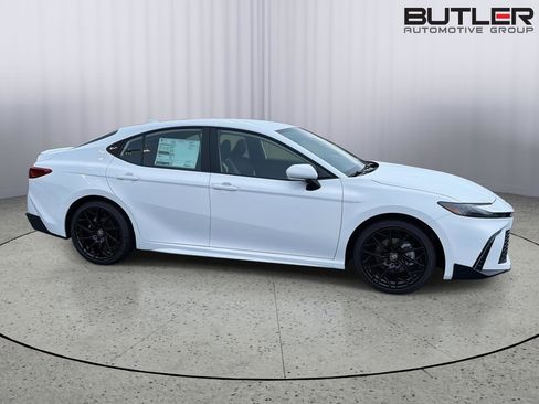 New 2026 Toyota Camry SE FWD image 7