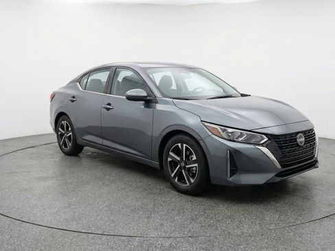 Used 2025 Nissan Sentra SV image 1