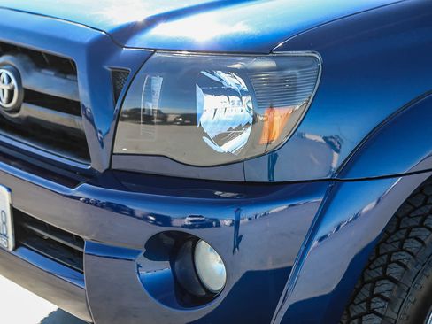 Used 2005 Toyota Tacoma PreRunner image 8