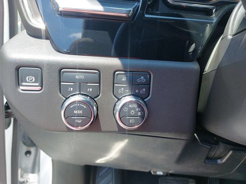 Used 2025 GMC Sierra 1500 Elevation w/ Elevation Premium Package AWD/4WD image 28