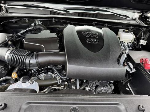 Used 2023 Toyota Tacoma TRD Off-Road image 21