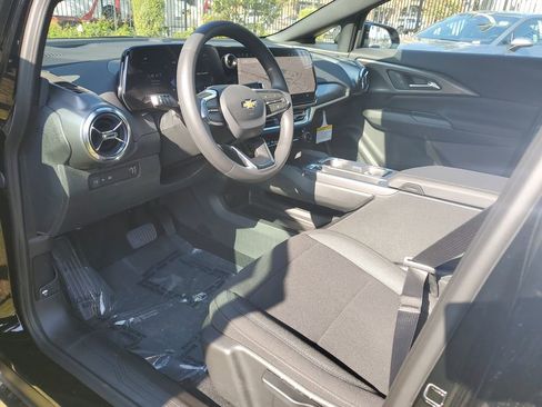 New 2026 Chevrolet Equinox EV LT image 17