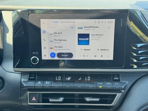 Used 2025 Toyota Camry SE FWD image 13