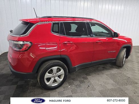 Used 2021 Jeep Compass Latitude w/ Convenience Group AWD/4WD image 3