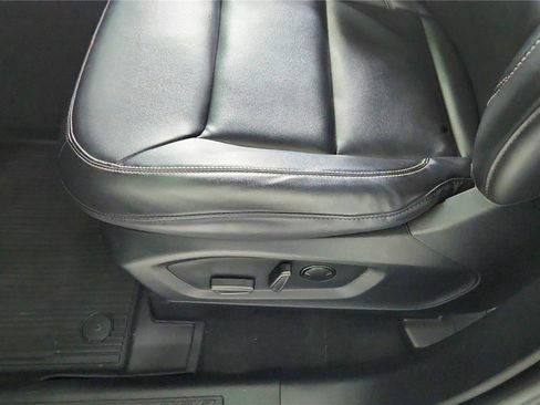 Used 2021 Ford Explorer XLT w/ Equipment Group 202A image 18