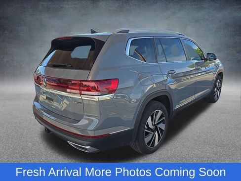 Used 2025 Volkswagen Atlas SEL AWD/4WD image 4