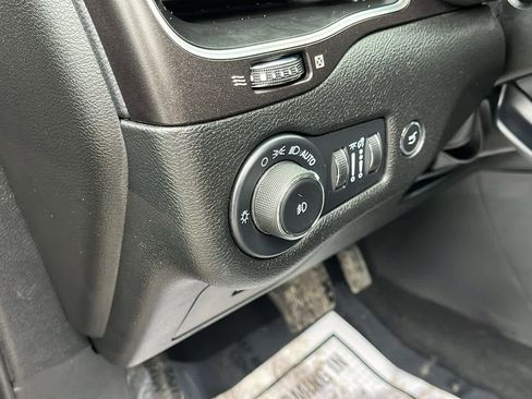 Used 2022 Jeep Cherokee Trailhawk w/ Sun, Sound & Nav Group image 25